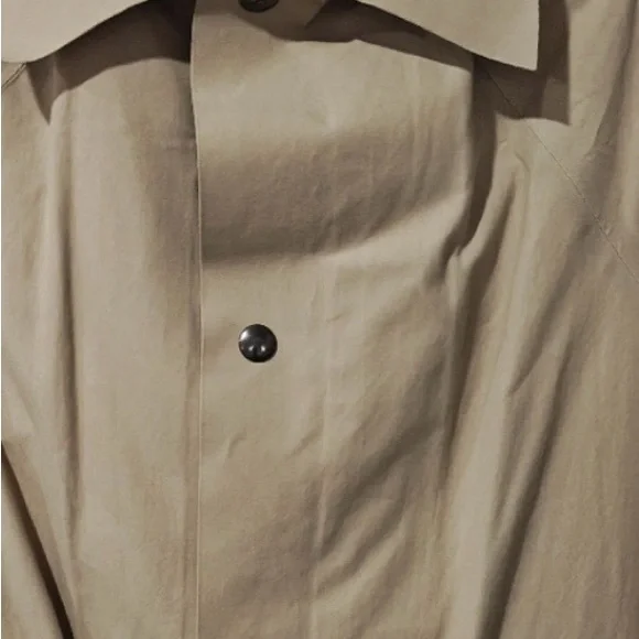 Classic Men's Tan Trench Coat - Picture 2 of 6